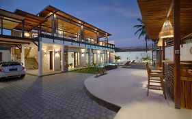 Villa Sakura. Luxury 3 Bedroom Villa.