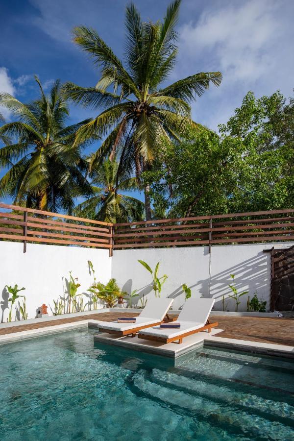 Villa Sakura. Luxury 3 Bedroom Villa. Selong Belanak Exterior foto